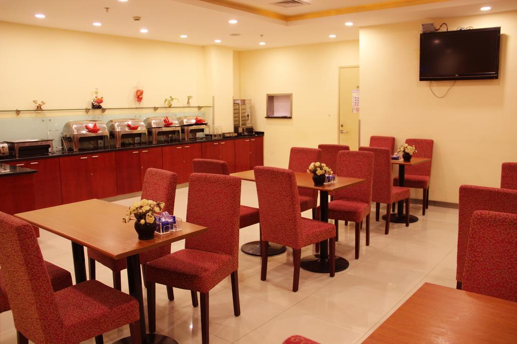Hanting Express Qingdao Yanan Third Road Exterior foto